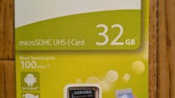 東芝 microSDHC 32GB 防水 40MB／s Class10 UHS-I
